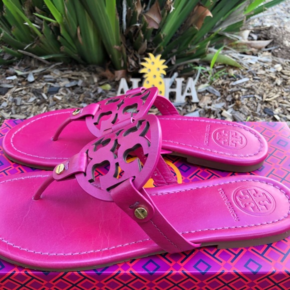 SOLD!!! New Fuchsia Tory Burch Miller Thong Sandal - Picture 3 of 5